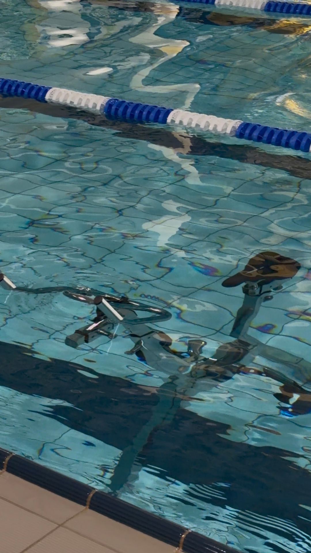 Aqua Cycling – zajęcia na rowerach w basenie
